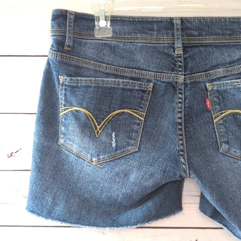Levi's‎ Midi Y2K Jean Shorts Juniors Distressed Denim Medium Wash Women's Size 9